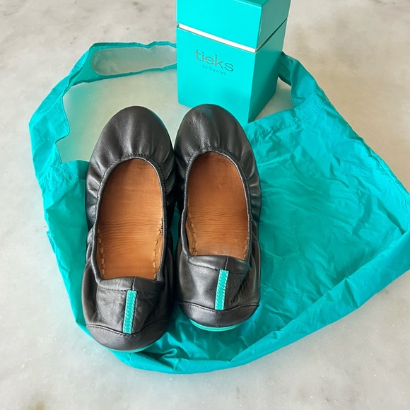 Tieks Shoes - Tieks by Gavrieli Size 10 Matte Black